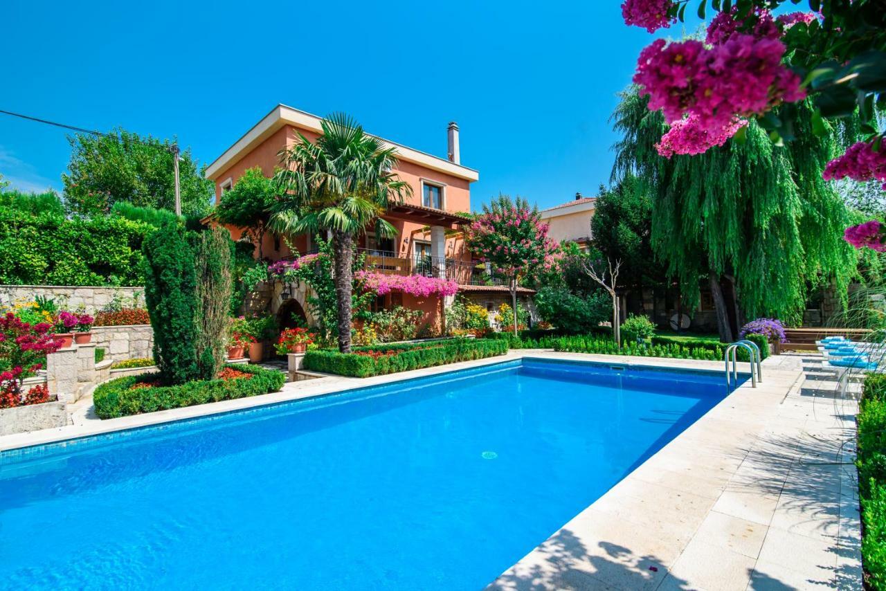 Old Garden Villa *